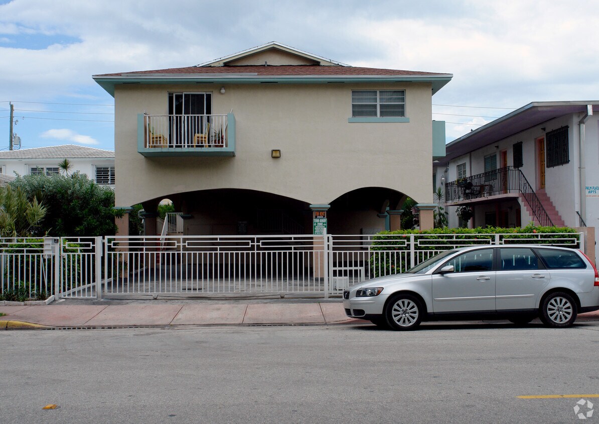 Building Photo - 621 Lenox Ave