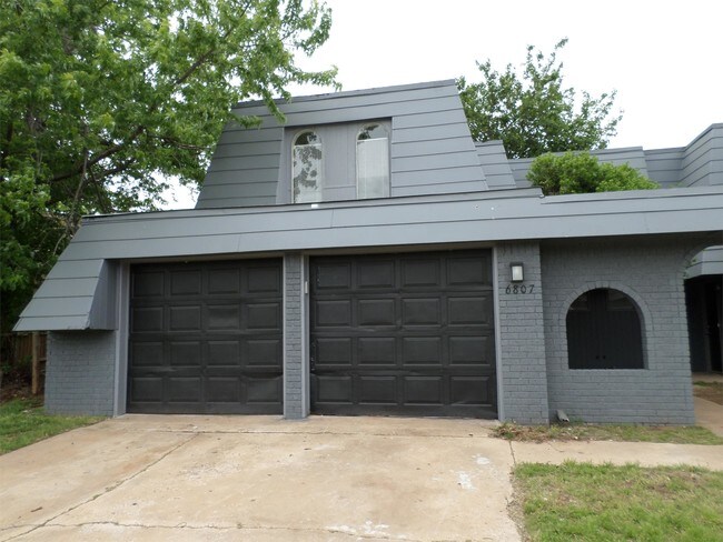 Building Photo - 6807 Lancer Ln