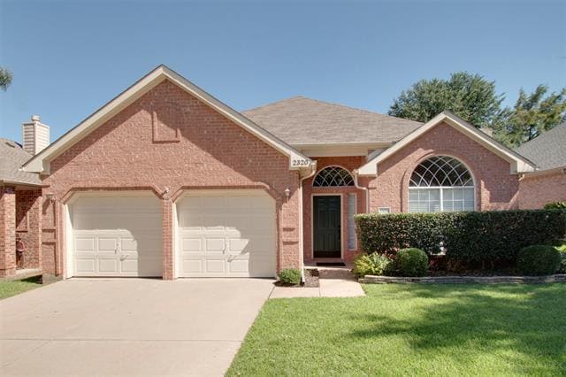 Building Photo - 2320 Suntree Ln