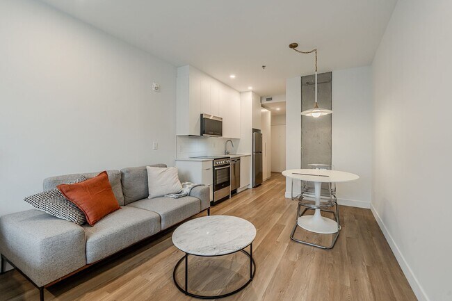 Building Photo - 1230 R. Bishop