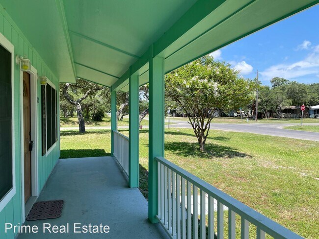 Building Photo - 3 br, 1.5 bath House - 121 W. Linden St
