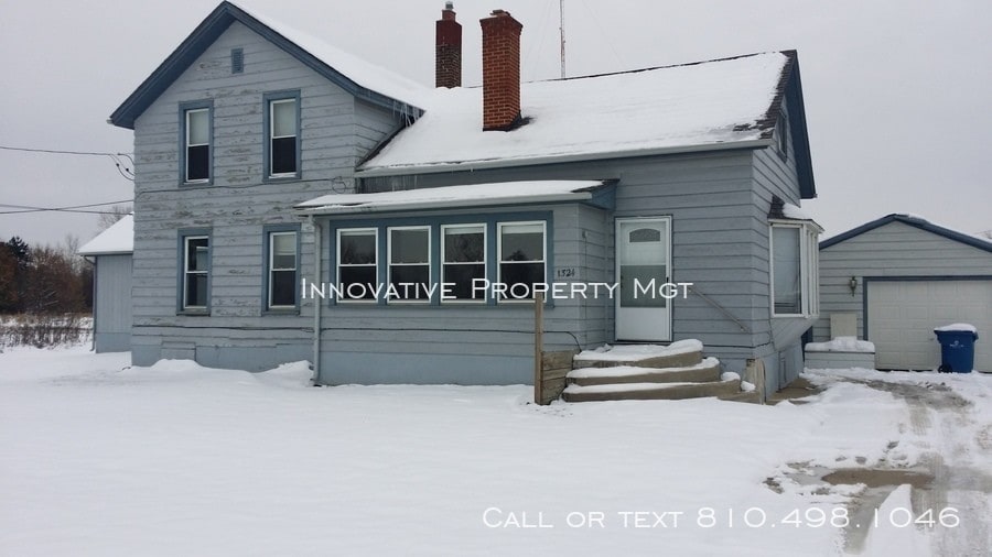 Primary Photo - Davison Expansive Country Home!