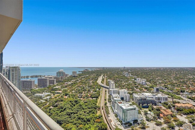 Foto del edificio - 60 SW 13th St