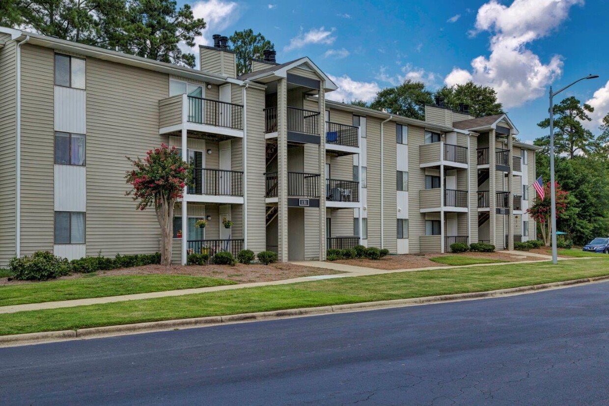 Foto principal - Morganton Place Apartment Homes