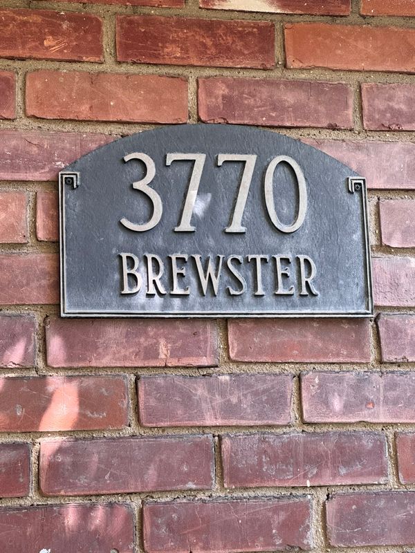 Foto del edificio - 3770 Brewster St