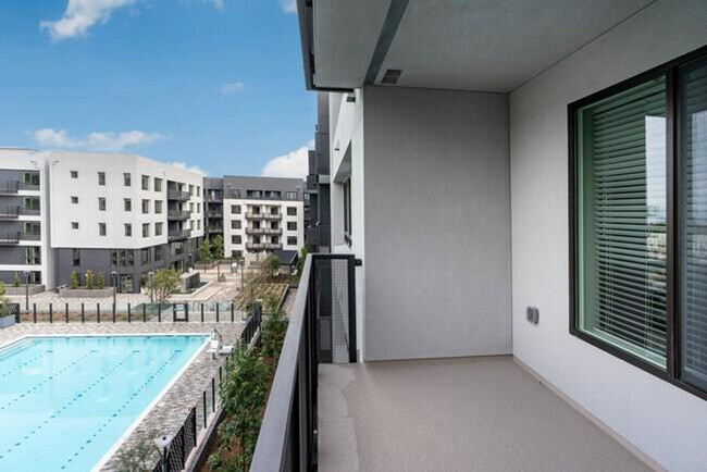 Building Photo - 3560 Rambla Pl
