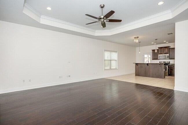 Foto del edificio - Charming Home Move-in Ready!