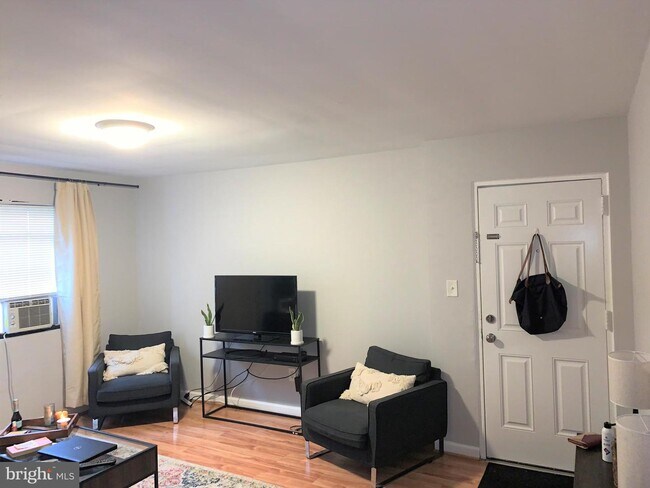 Foto del edificio - 1631 6th St NW