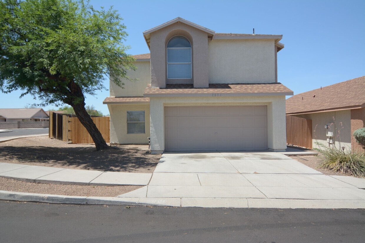 Foto principal - Remodeled 3 Bedroom 2.5 Bath House! West T...