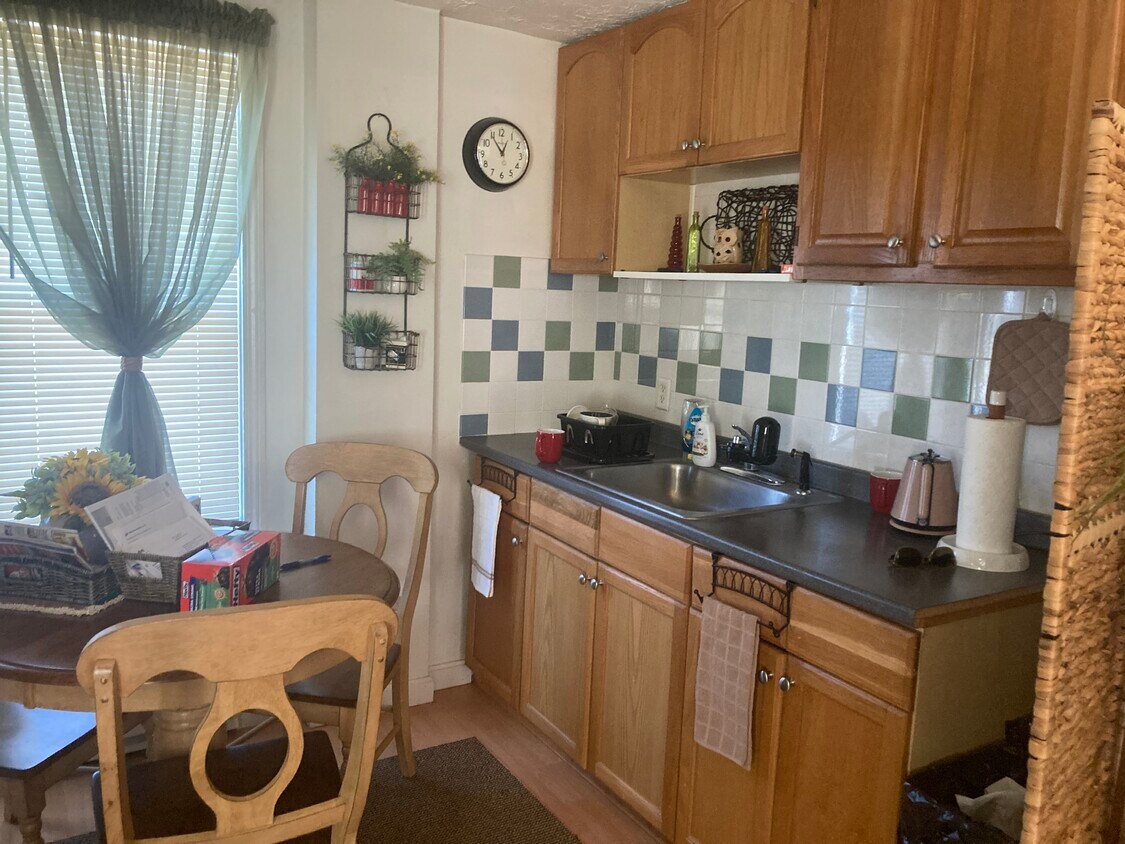 31 Snowling Rd Unit 1F, Uxbridge, MA 01569 Apartments in Uxbridge, MA