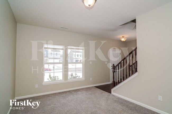 Building Photo - 645 Van Buren St
