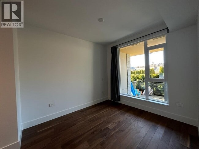 Building Photo - 389 W 59th Ave