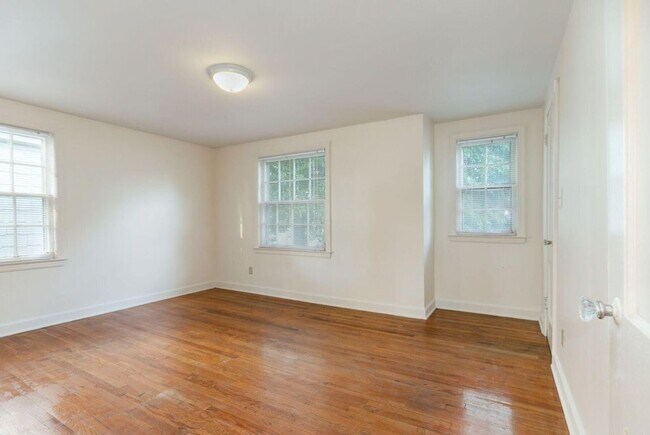 Foto del edificio - 7226-7228 Wyandotte Street
