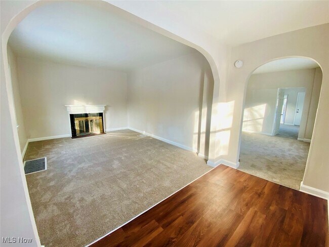 Foto del edificio - 383 Black St