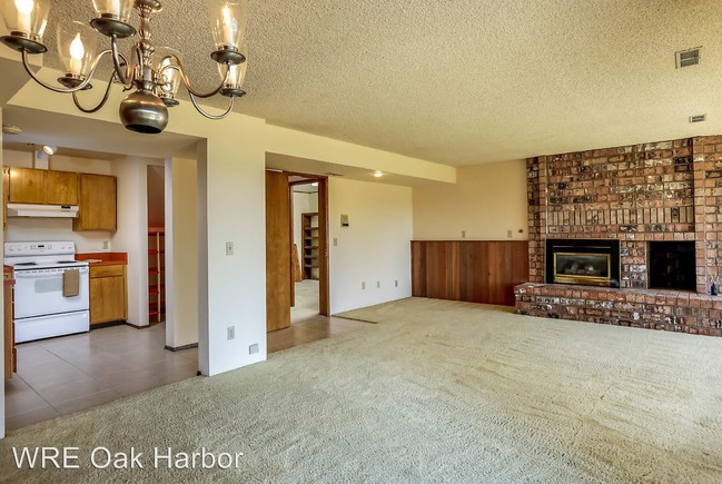 Building Photo - 2371 Strawberry Hill Ln