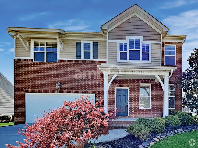 Building Photo - 2400 Ancient Oak Ln