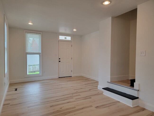 Foto del edificio - 113 E Chestnut St