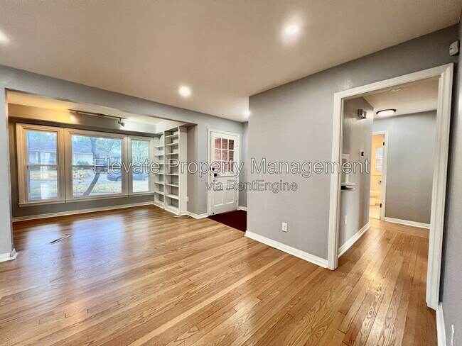 Building Photo - 2924 NW 71st St