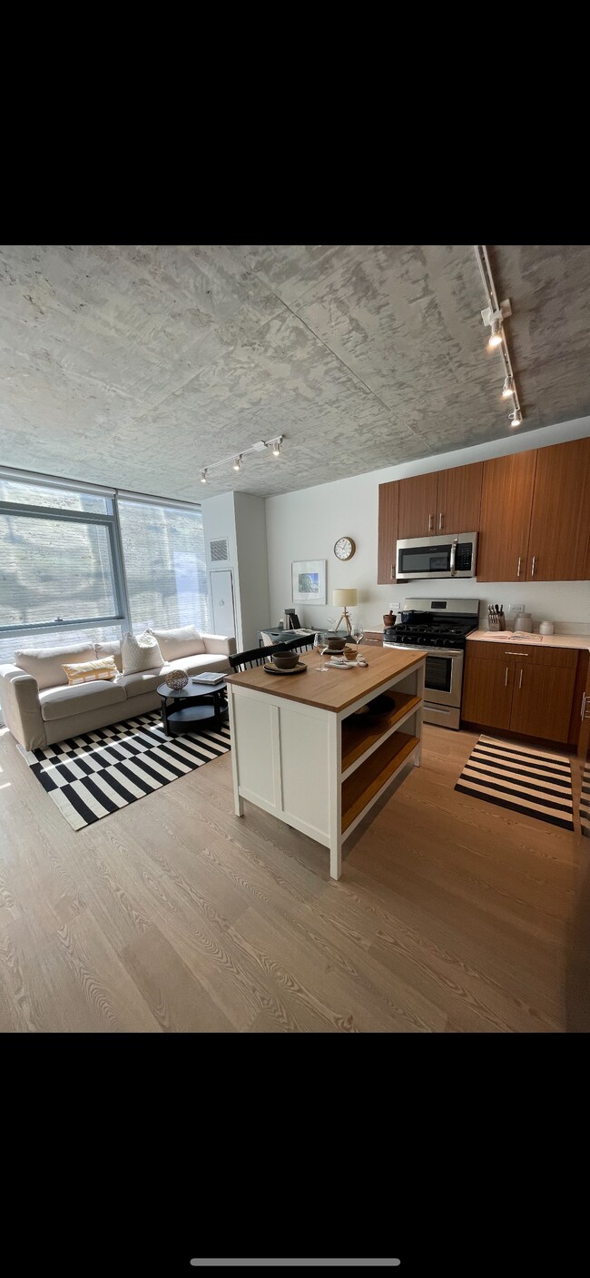 Foto del edificio - 100 E 14th St