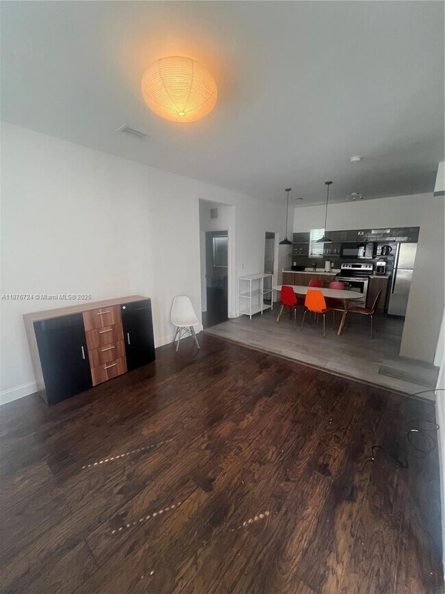 Foto del edificio - 920 SW 9th St