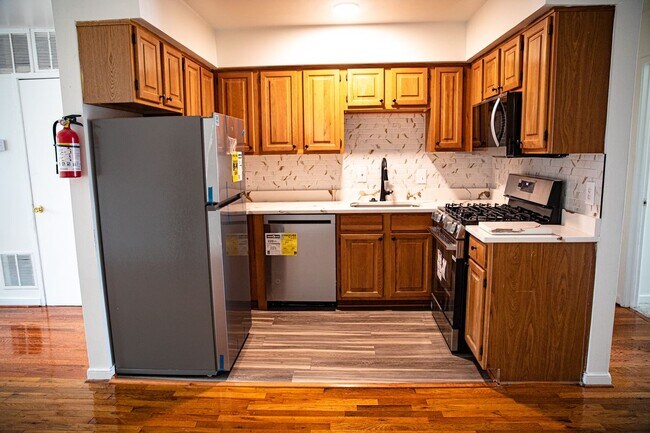 Foto del edificio - 3708 Grant Pl NE