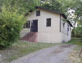 Building Photo - 220 58th Alley