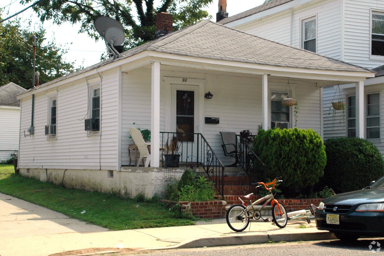 90 Poplar Ave, Deal, NJ 07723 Apartments in Deal, NJ