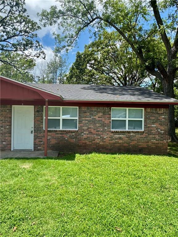 Foto principal - 704 S Oak Hill St
