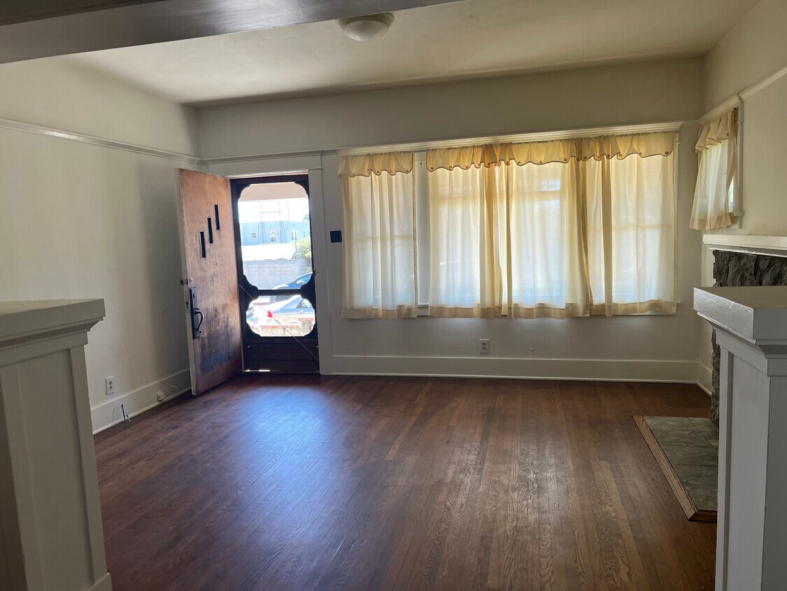 Foto principal - 640 W 16th St