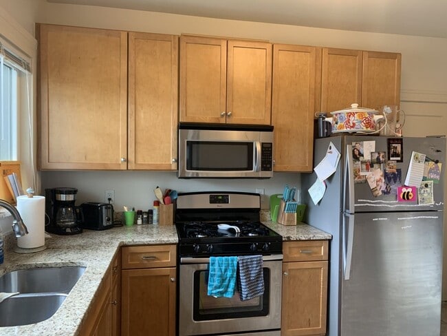 Building Photo - 3578 Burch Ave