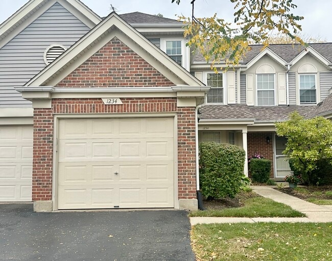 Building Photo - 1234 Churchill Ct