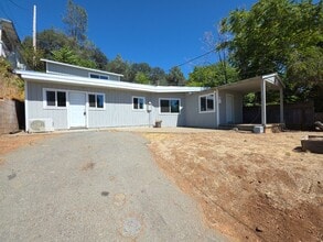 Building Photo - 9198 Glenhaven Dr