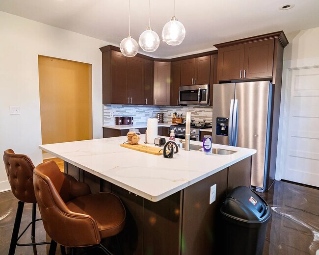 Foto del edificio - Room in House on Beecher St SW
