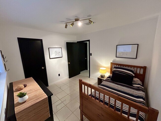 Building Photo - 11807 Blair Meadow Dr