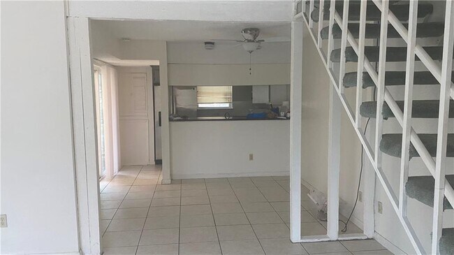 Building Photo - 6900 Hart Ln