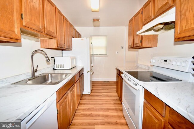 Building Photo - 25253 Conrad Ct