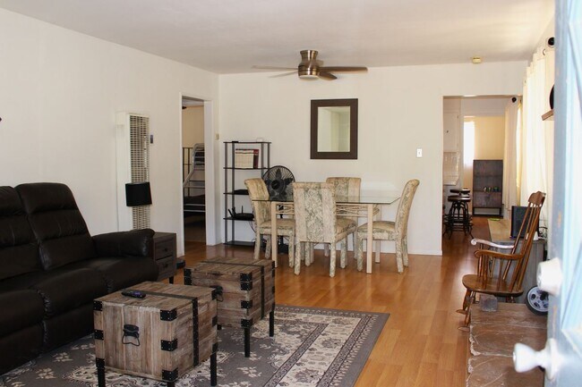 Foto del edificio - 101 Acorn Ave