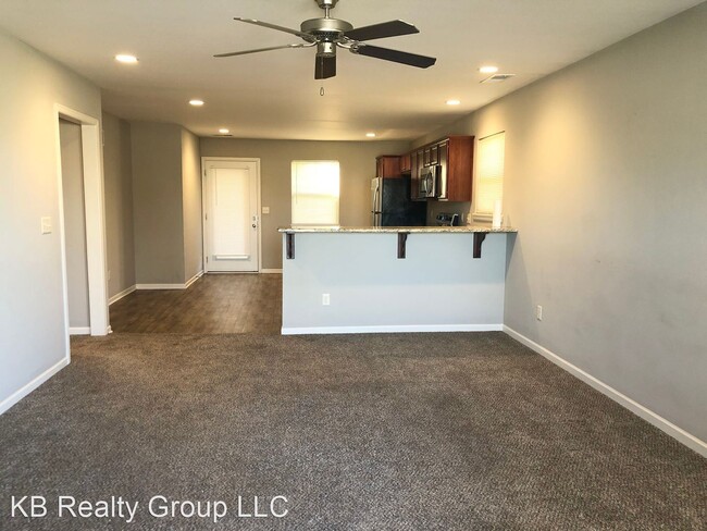 Building Photo - 2 br, 2 bath House - 530 Maple Dr
