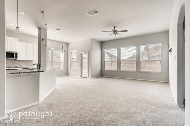 Building Photo - 3 br, 2.5 bath House - 213 Frontier Drive ...