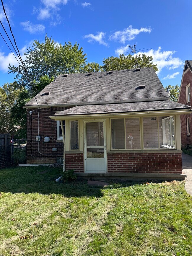 Building Photo - 20109 Stotter St