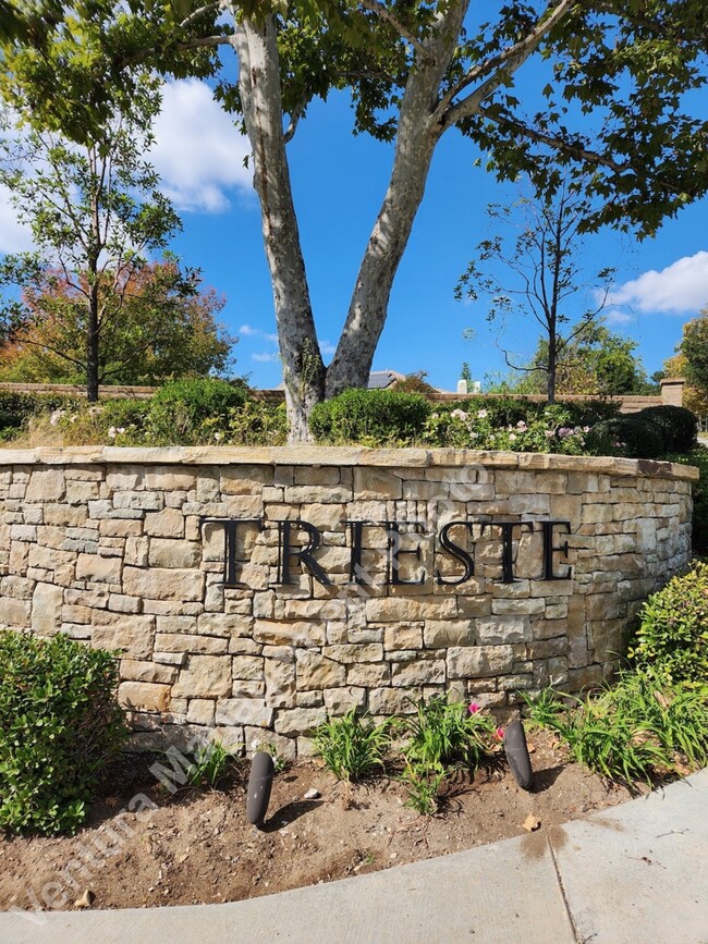 Building Photo - 14229 Shawnee Ct