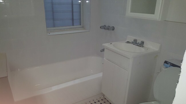 Building Photo - 119 W 137th St