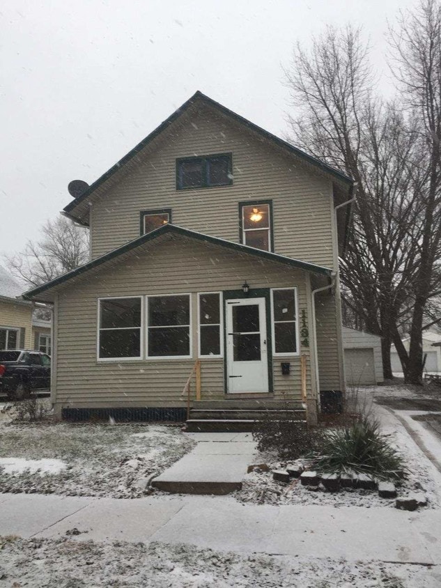 Primary Photo - 1134 Bertch Ave