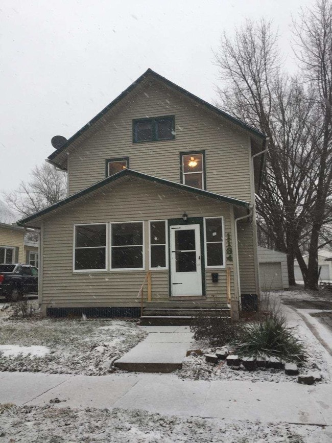 Building Photo - 1134 Bertch Ave