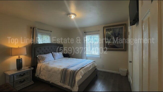 Building Photo - Spacious and well-located duplex in the he...