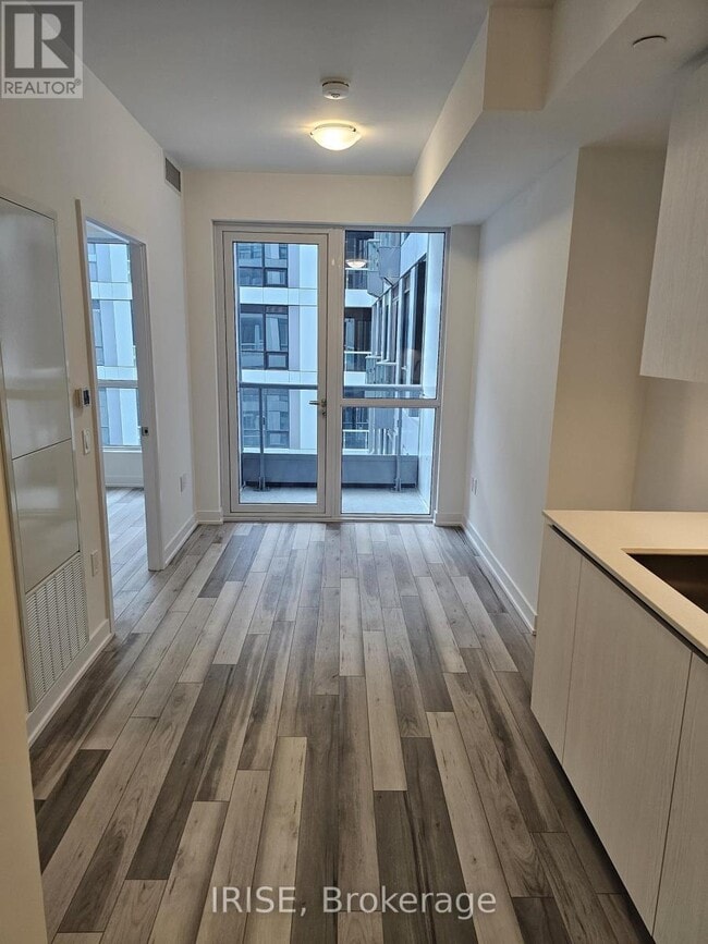 Building Photo - 15 Richardson St