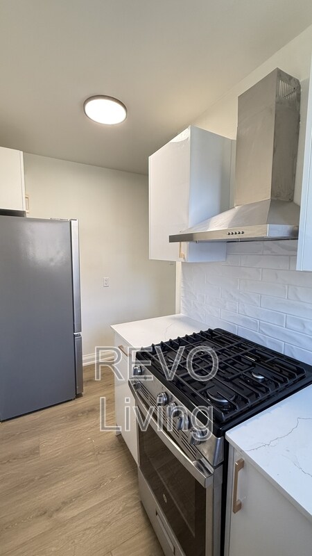 Photo du bâtiment - 6921 Barker St
