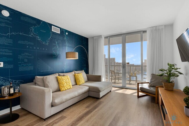 Building Photo - 2602 E Hallandale Beach Blvd