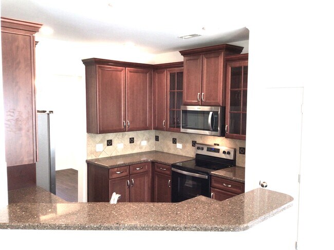 Foto del edificio - 263 Mayfield Dr