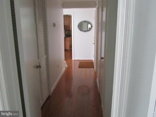 Foto del edificio - 1701 N Troy St